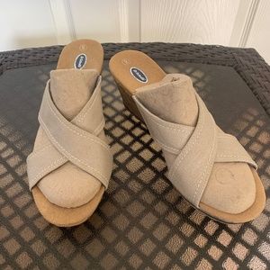 Comfortable Beige Wedge Sandals